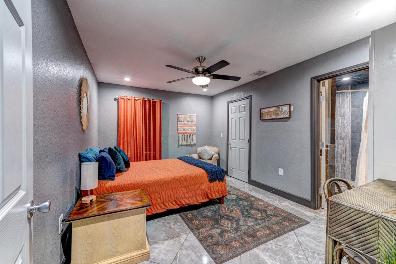 Private Hot Tub3Bd2Ba 2 Miles To Sa River Walk San Antonio Kültér fotó